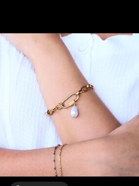 Plunder Design Brenna McKensie Gold Chunky Chain Charm Bracelet with Pearl Accen